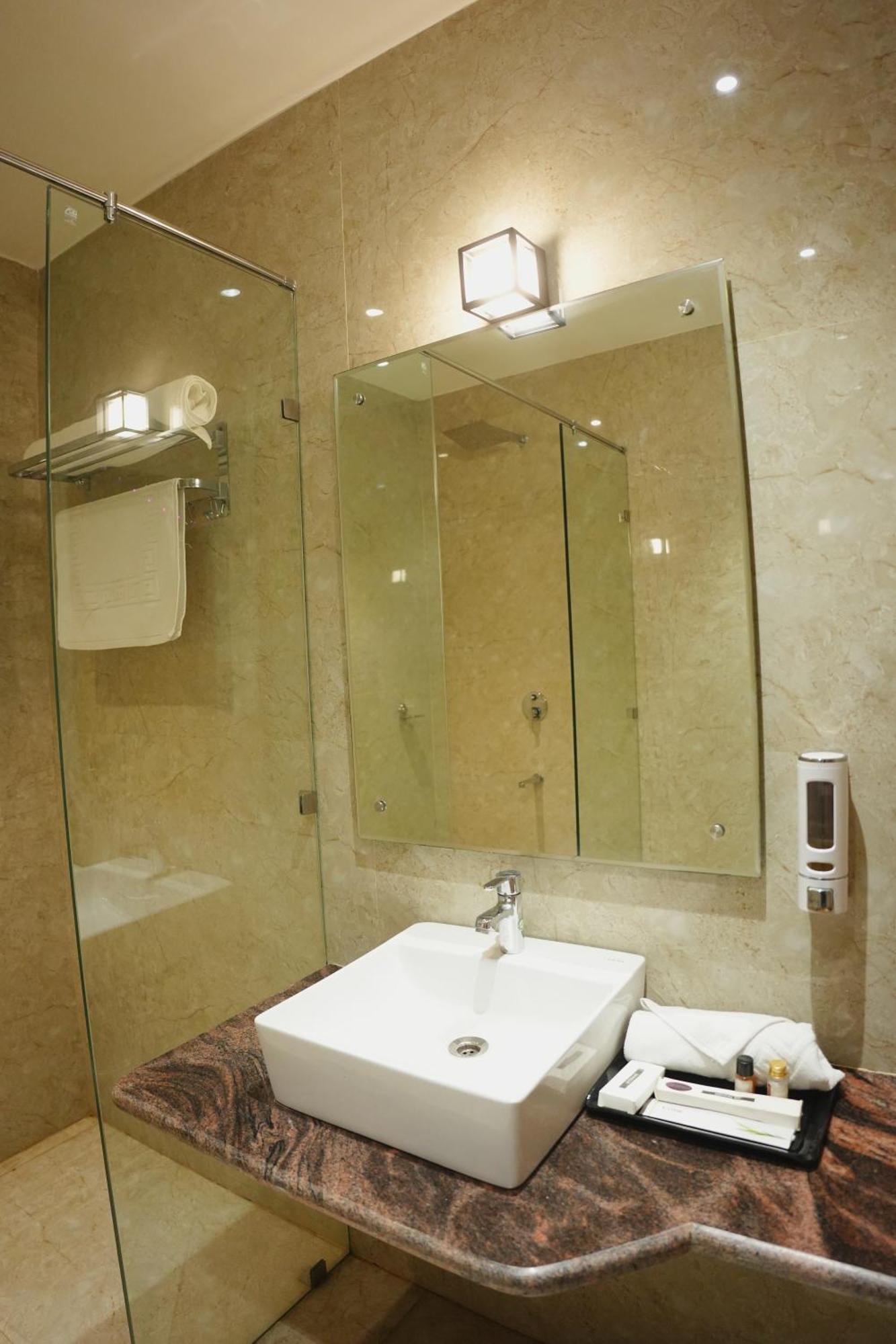 The Krati Resort & Convention Centre Bareli Kültér fotó