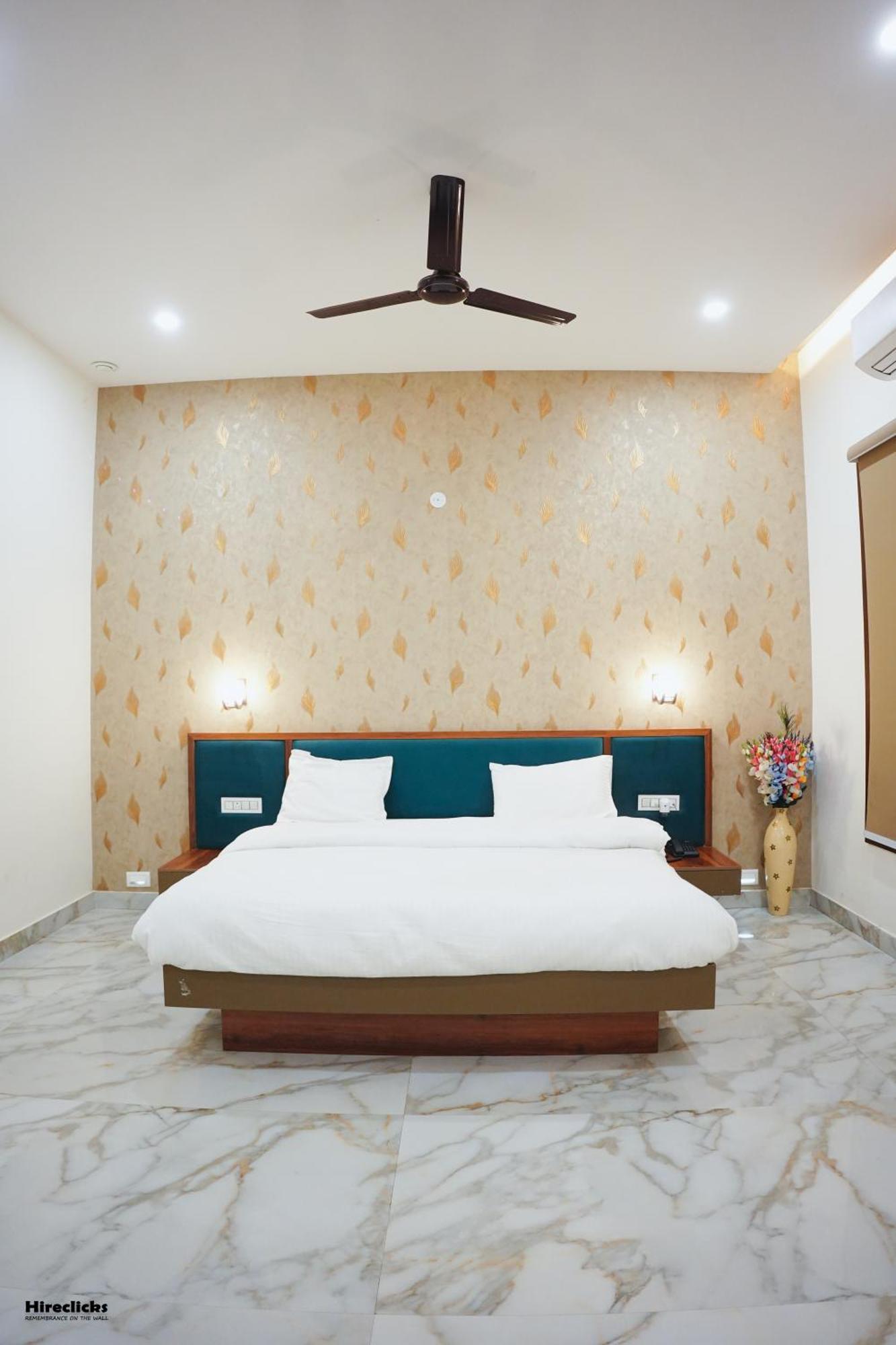 The Krati Resort & Convention Centre Bareli Kültér fotó
